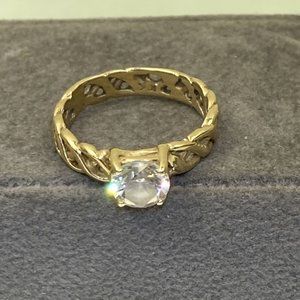 ⚠️SALE⚠️⚠️ SOLID 10K yellow Gold Ring w/CZ and Waf